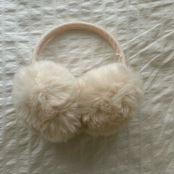 2 pairs of earmuffs, white & black, fit a small sized head - Picture 2 of 3